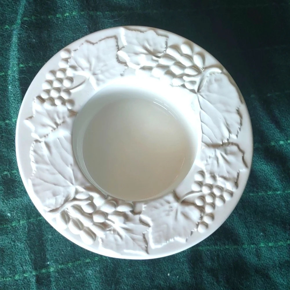 Vintage White Ceramic Wine Bottle Coaster